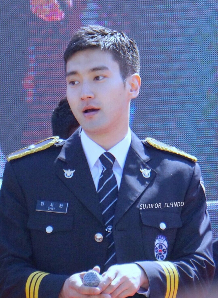 sihae_updates's tweet photo. [PIC] 170527 - #슈퍼주니어 Siwon at U-Clean Youth Concert (2) 

cr SujuFor_ELFindo https://t.co/0MM7Cht2WN
