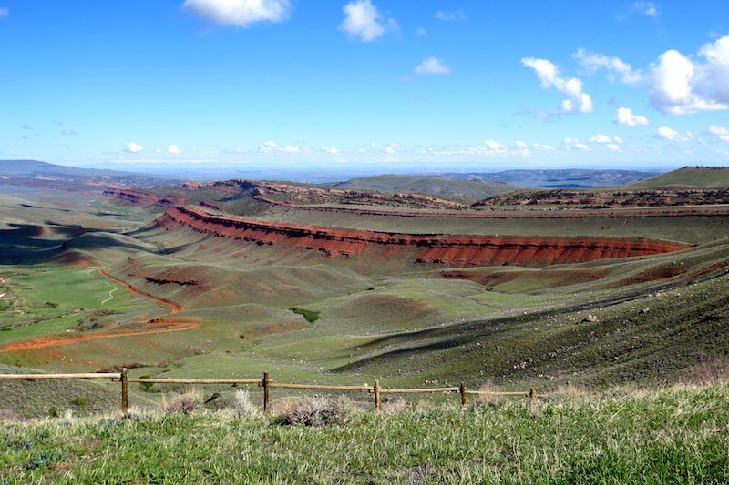 WindRiverWY's tweet image. Driving over South Pass is epic, "but the real geographical stunner is the Red Canyon." bit.ly/2sBhAOl @EBexplores #TravelTuesday