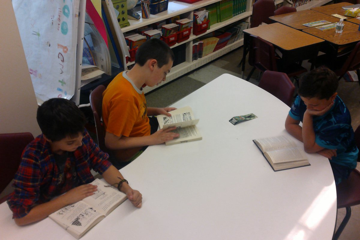 At 20 mins a day in class set aside for #studentchoice #independentreading, Ss have spent over 3000 minutes with #eyesonpage.
