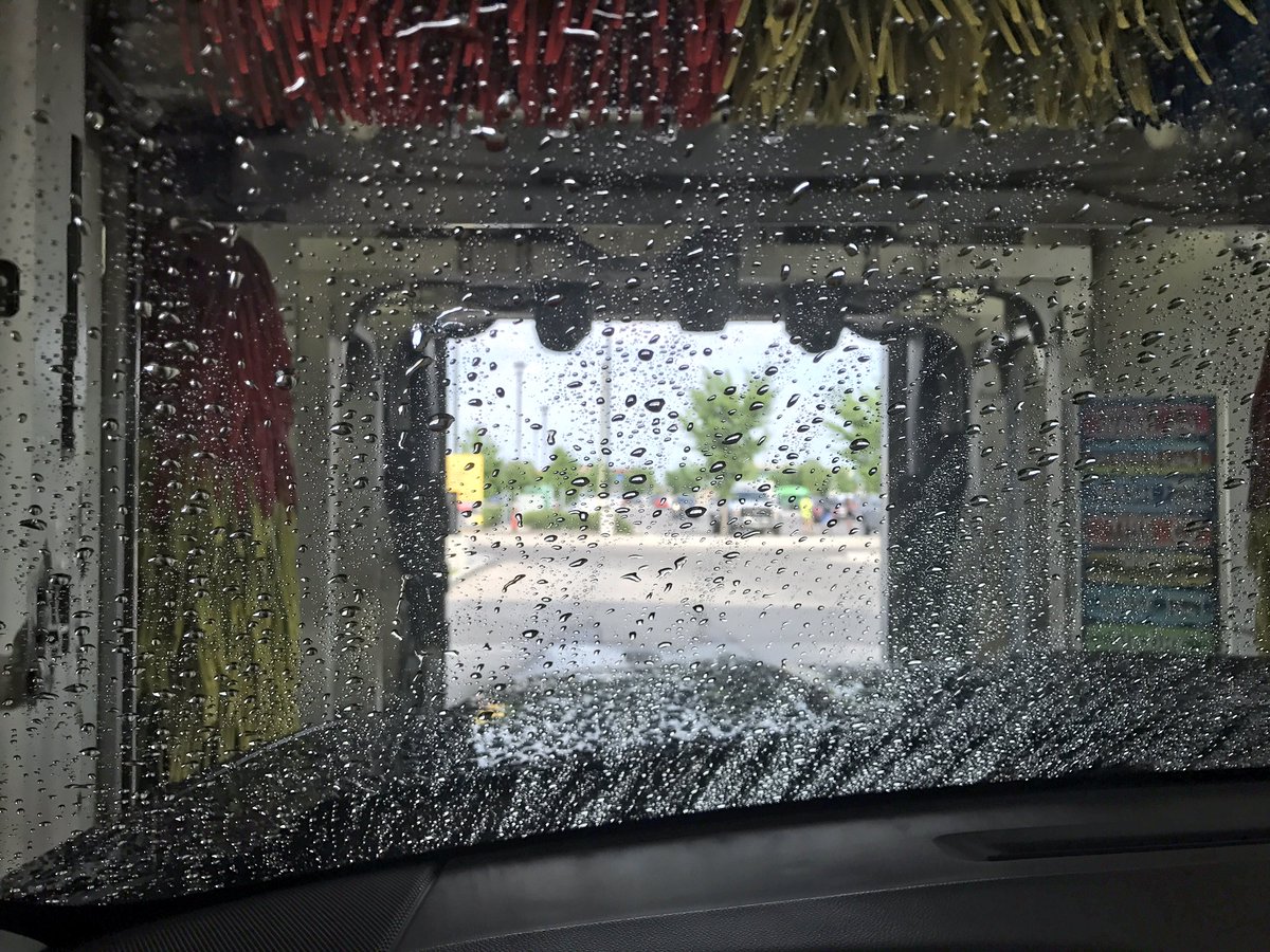 GumpyGus's tweet image. After 2 weeks and your car wash @Shell is still out of soap and tri color foam. Please fix it as I didn&apos;t pay $200 for this.#Unimpressed
