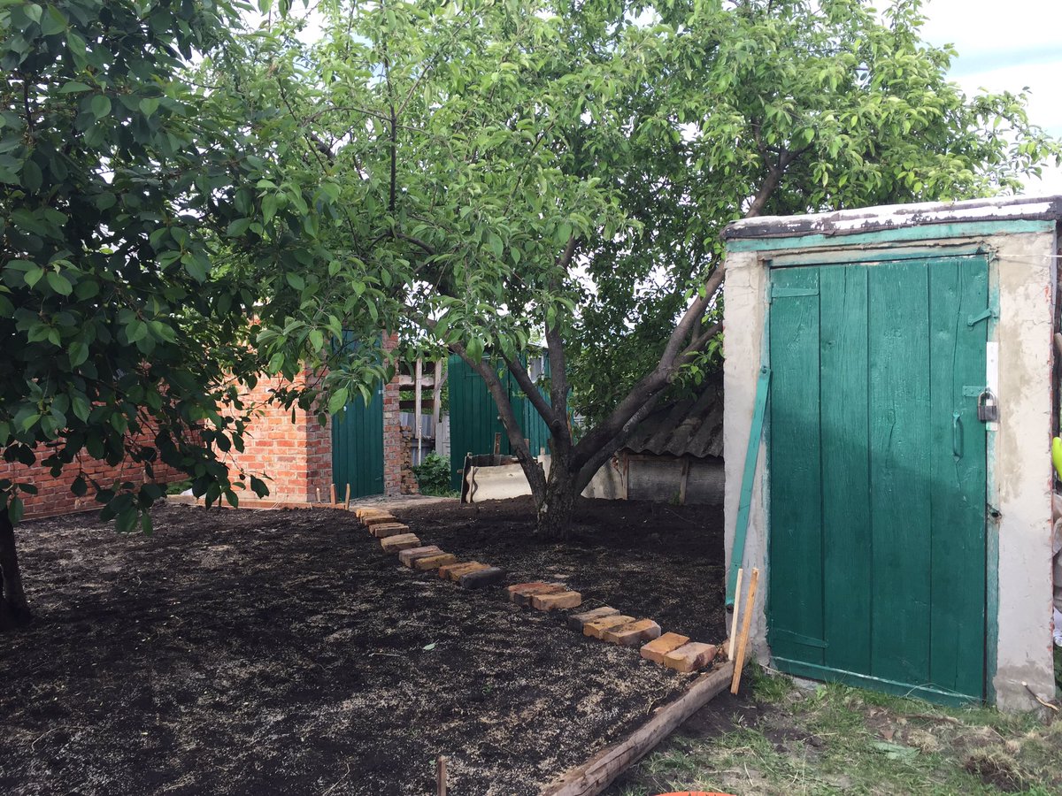 EasyRabbits's tweet photo. step 1. Prepare a site for a mini farm. We sow the lawn.
Rabbits - it's easy! 👉🐇 https://t.co/ABryq1ZY0M