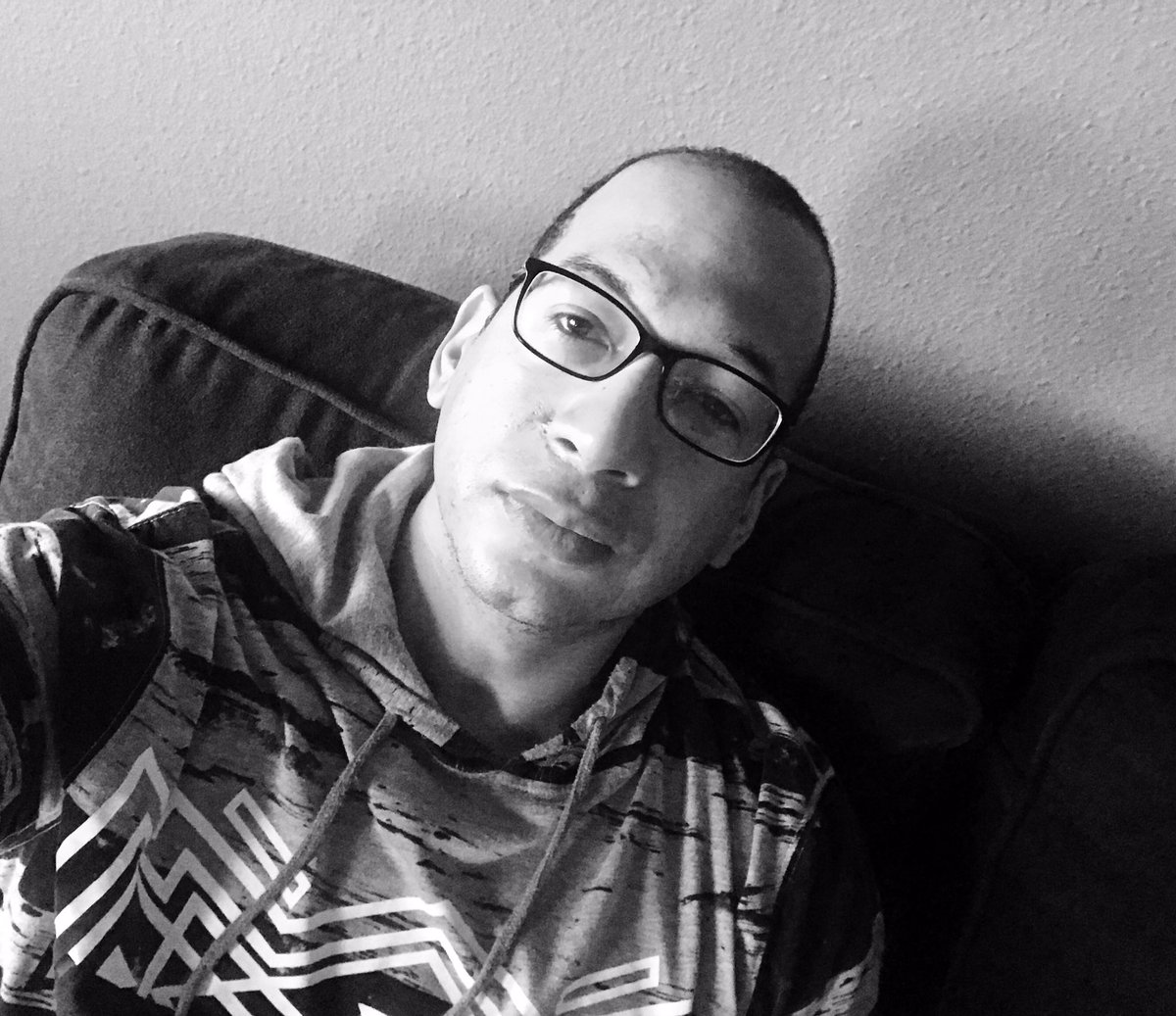 thejayescobar's tweet photo. Caught my first summer cold, time to rest and reboot 🤢 https://t.co/jUTLOZJ0Bj