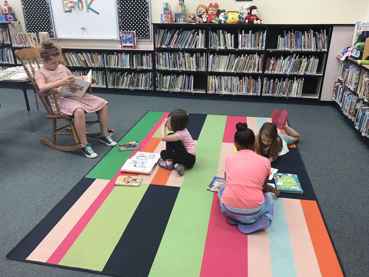 sheryl_ferguson's tweet photo. Readers gonna read! #lpsleadssummer #lcblazers #rvroadrunners @LPSSummerAdv https://t.co/uTuIozyIx8