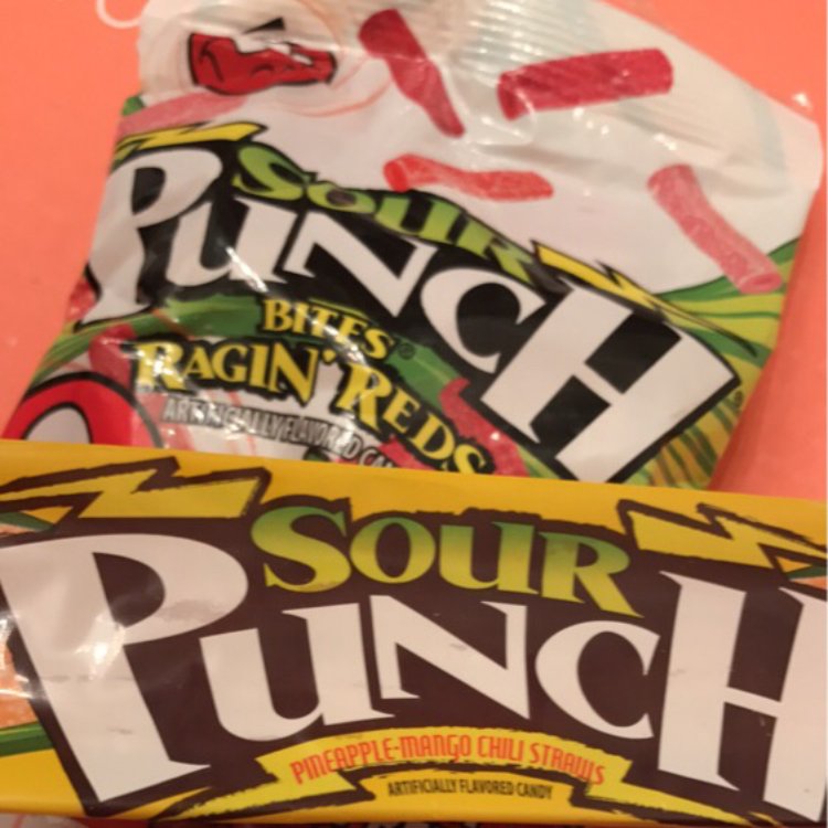 BetterBows's tweet photo. 😋@Influenster @SourPunchCandy #PunchUp #Gotitfree https://t.co/kxOvYydyZA