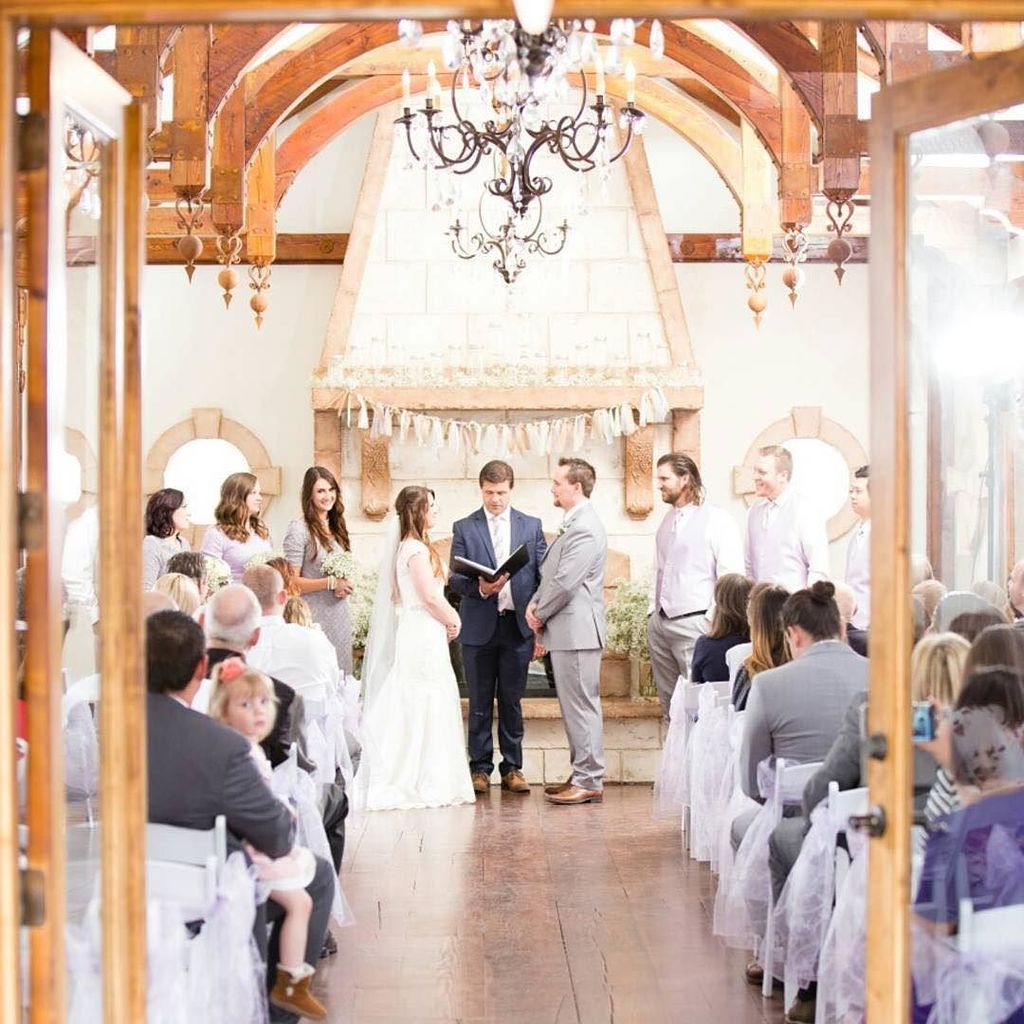 WadleyFarms's tweet photo. One fine day....💍👰🤵🎇 Thanks for sharing your happily ever after with us @jamiehillbunker 
Photo cred: @jeffhillpho… https://t.co/aFcLMOn80m https://t.co/lukDs7ZEox