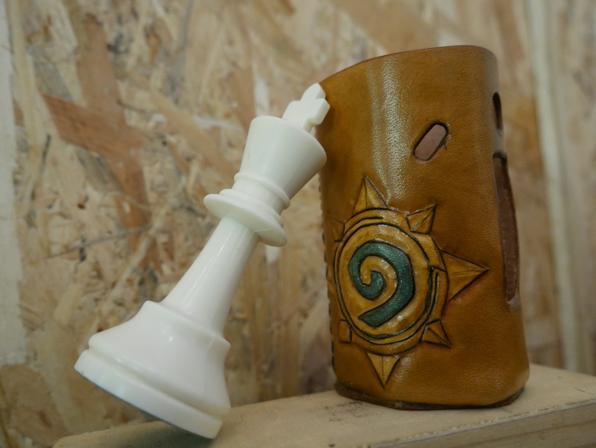 RuffVapes's tweet photo. Leather Creations mixed with e sports. We like playing heathstone and we love our accessories. 
#Hearthstone #rx200s #wismec  #ruffvapes https://t.co/eAtHNGwe4V