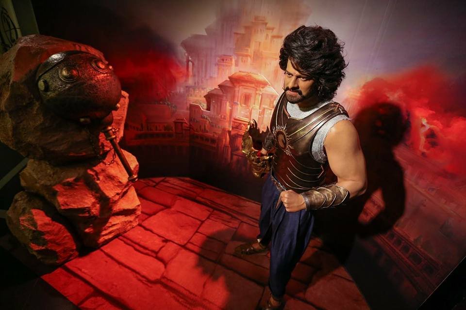 SurendharMK's tweet photo. Wax statue of #Prabhas is treated as real as possible. Terrific. Majestic, fiery looks! https://t.co/NPyE2rm4jE