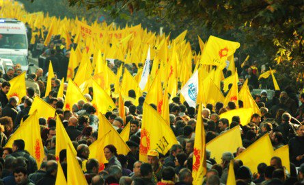 baslangicdergi's tweet photo. Eğitim-Sen'de kriz ve çıkış yolları - Abdullah Damar https://t.co/jqeA06p5A7 https://t.co/YbHPeL0h8l