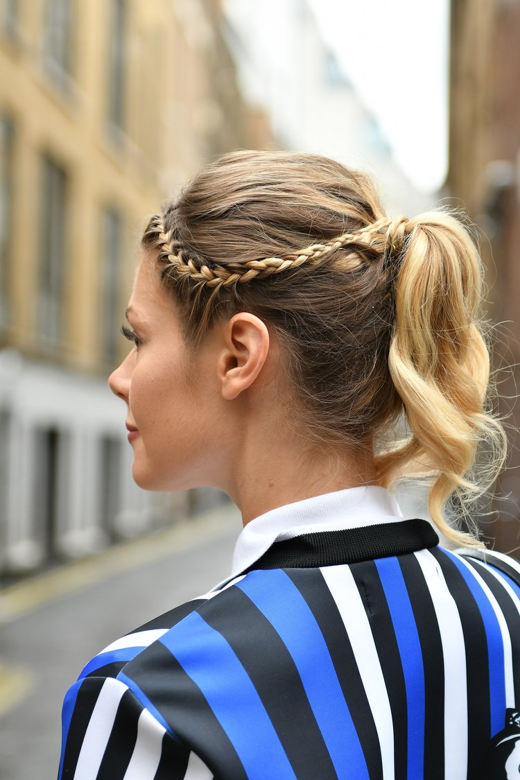 katetikus's tweet photo. Get Extraordinary Best Fashion Week Hairstyles idea only at Kate Tik to make your day more beautiful. Visit us https://t.co/euwot88Zds 💆😊 https://t.co/AFYRJwBkN8