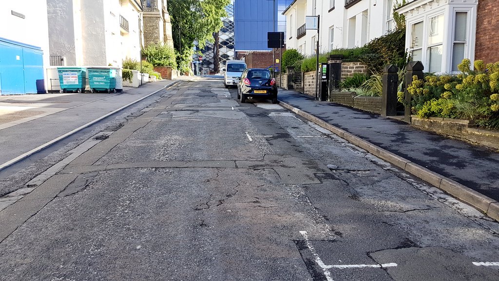 KeaneMJ's tweet image. This is Victoria St one of many in Sheffield with ZERO street trees that hasn't been resurfaced. #SaveSheffTrees not here so #ContractFail ?