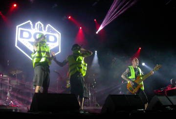 factoria_ritmo's tweet photo. Reportaje y galería: Renedo Rock 2017 https://t.co/onMiZpLEqN 
@DEF_CON_DOS #RenedoRock #radiocrimen https://t.co/ATG4xWt5XQ