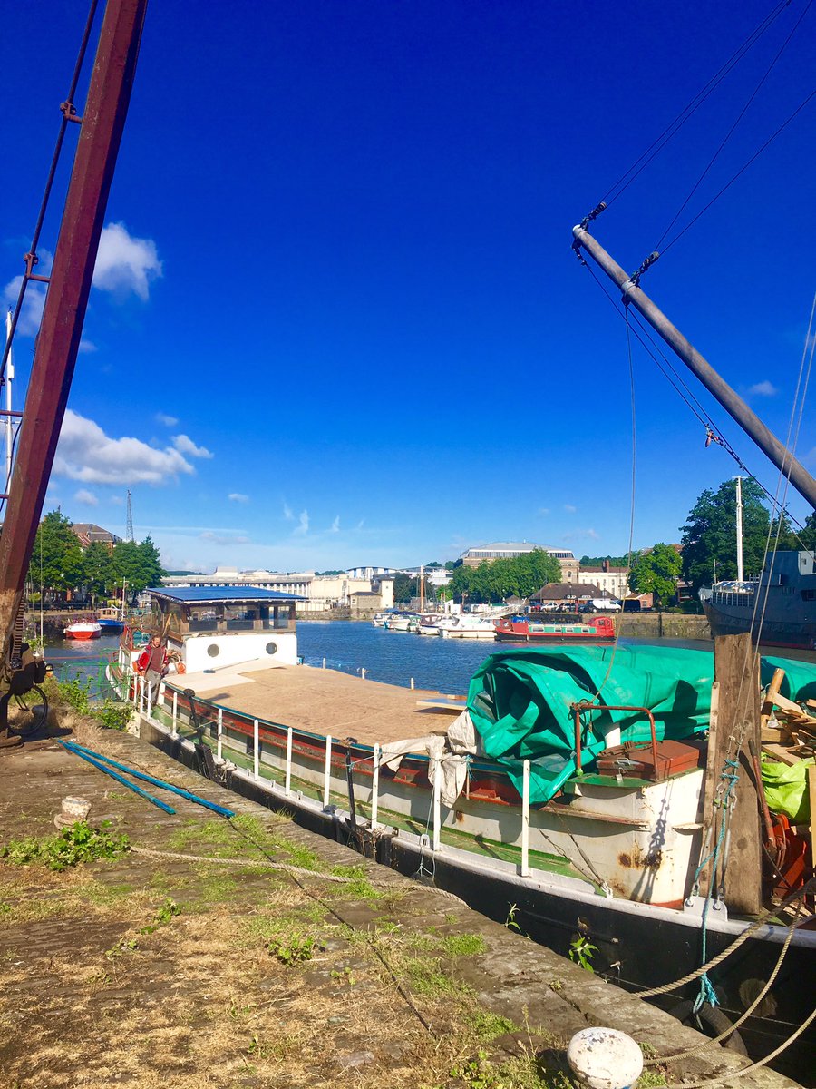 Enriching the biodiversity of this Bristol beauty w/ <a href="/organicroofs/">Organic Roofs</a> this week.. #Brixton - #Bristol - #Brighton