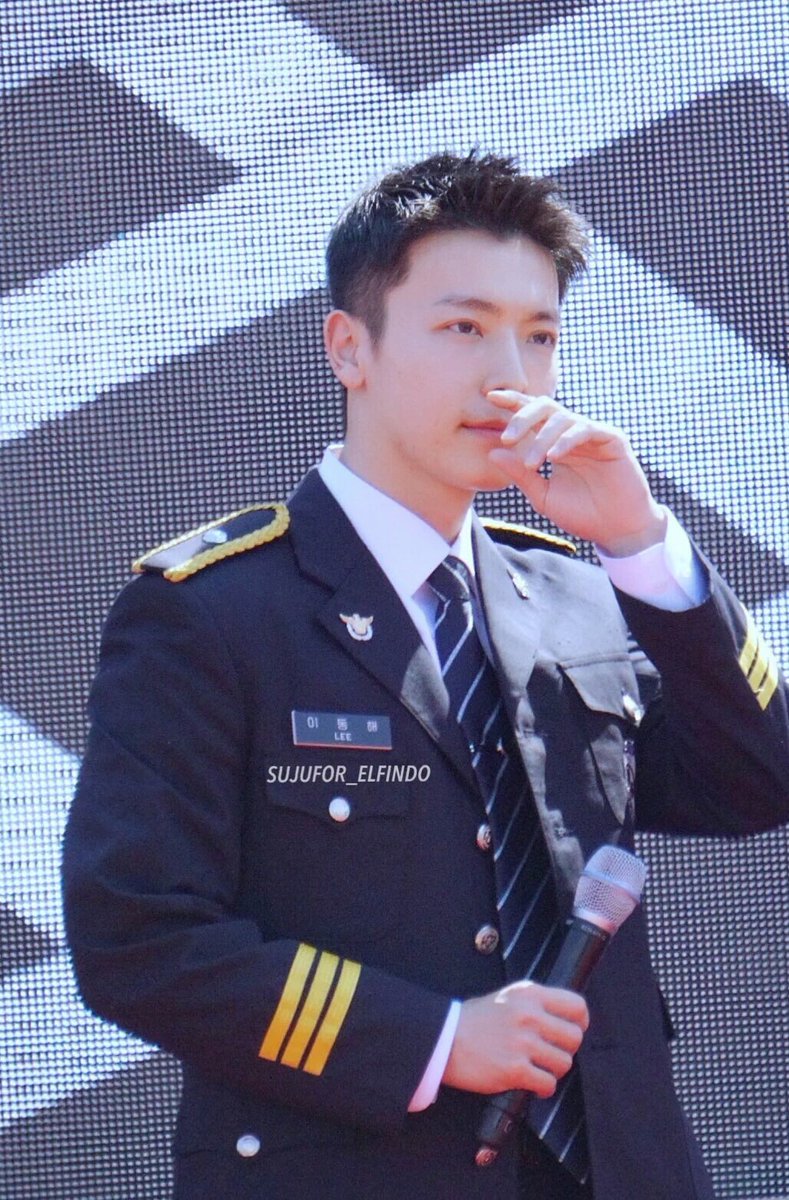 sihae_updates's tweet photo. [PIC] 170527 - #슈퍼주니어 Donghae at U-Clean Youth Concert (1) 

cr SujuFor_ELFindo https://t.co/rxbFUlsxP5