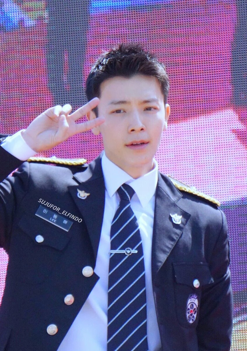 sihae_updates's tweet photo. [PIC] 170527 - #슈퍼주니어 Donghae at U-Clean Youth Concert (2) 

cr SujuFor_ELFindo https://t.co/VbvVkTu9Ft