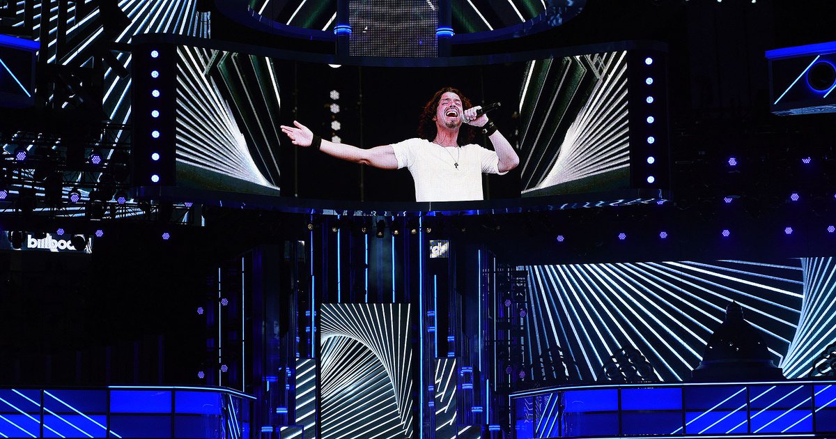 MusicCoOnline's tweet photo. Imagine Dragons Frontman Leads Moment of Silence for Chris Cornell at 2017 Billboard Music Awards https://t.co/mwNv2kSaf7 https://t.co/euQA5zngF4