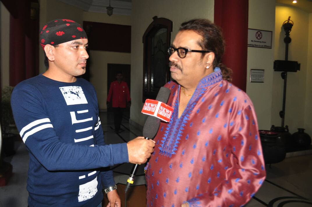 Deepsingh_page3's tweet photo. #Melodious_Voice #Padamshri_Awarded #Hariharanji #Exclusive_Interview #Page3Reporter #NewsObserver #Hathaway217 #Digicable221 #Srcable217 https://t.co/o2l9UKlYgl