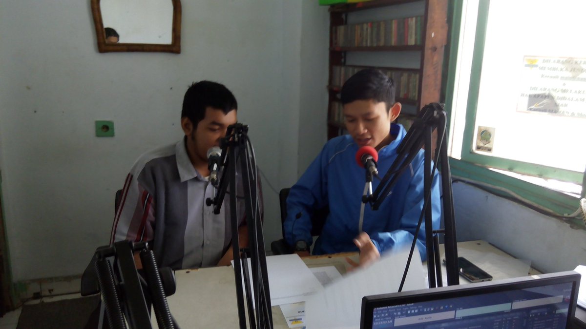 Gmorn teksavers! Yuk stay tune di 106.4fm yang di #PagiUnsada kali ini. Dijamin bakal bikin frrreeeessshhhhhhh pagi kalian teksavers. Yuk 🎧