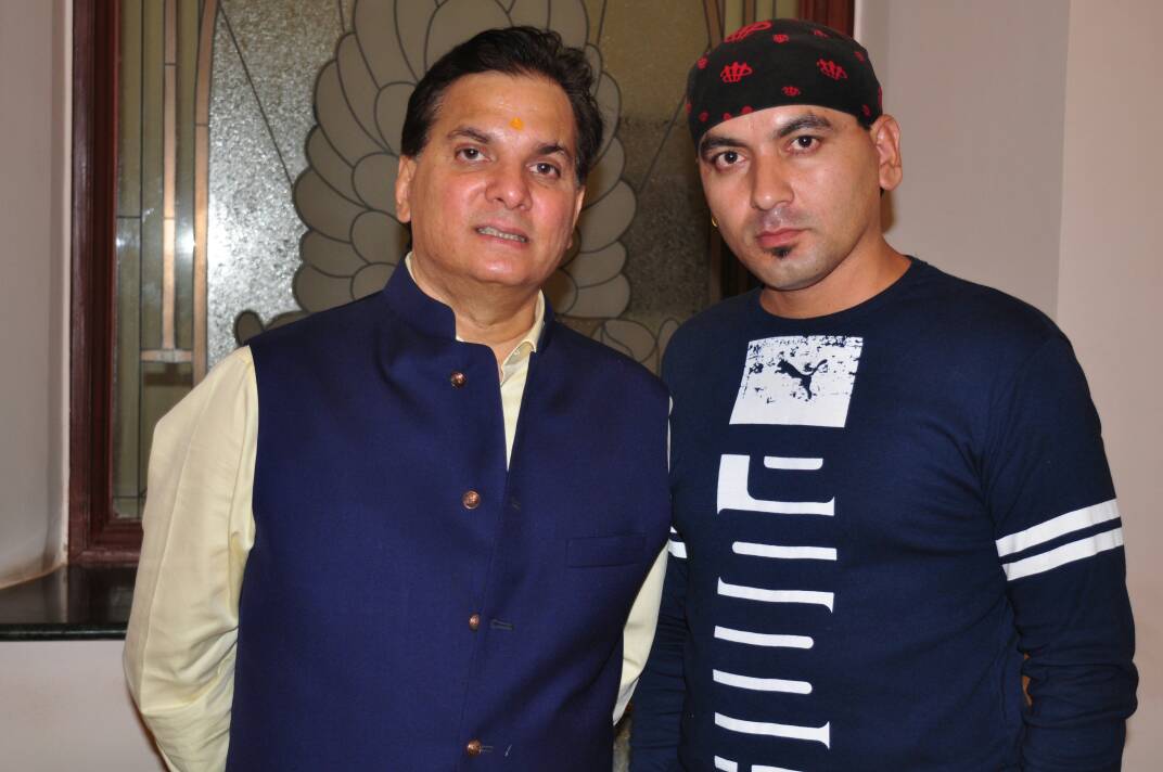 Deepsingh_page3's tweet photo. #Melody_Maker #Lalit_Pandit #Exclusive_Interview #Page3Reporter #NewsObserver #Hathaway217 #Digicable221 #Srcable217 https://t.co/Vn9uzQ5J6C