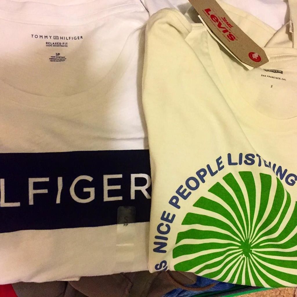 ManneTwit's tweet photo. Havde brug for et par nye t-shirts #californiacruising_2017 #dag8 #gilroypremiumoutlets https://t.co/tpe1yV5dnY