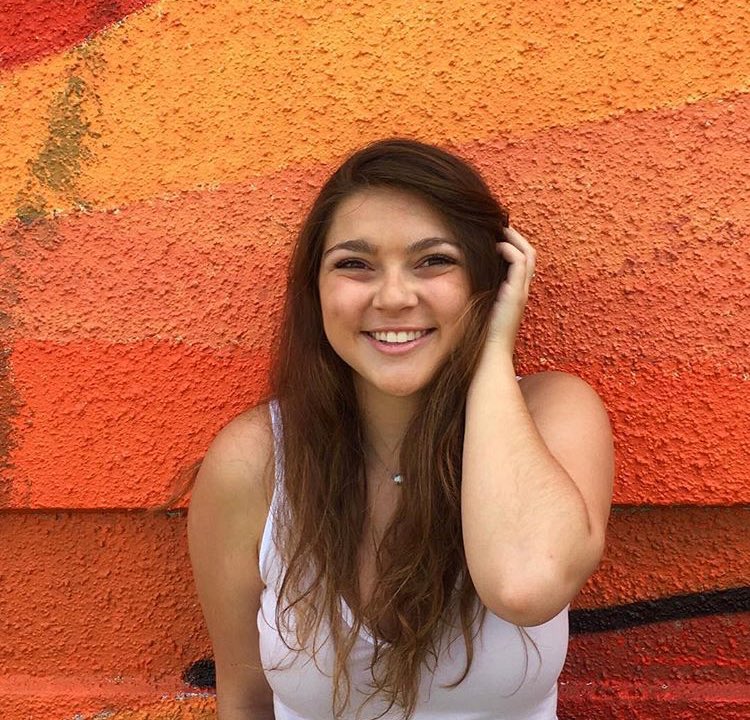 Happiest of birthdays to our smiley and cheery sister who is beautiful inside and out <a href="/ChloNicole8/">Chloé Nicole</a> 💛🌿 cheers to 20, xox