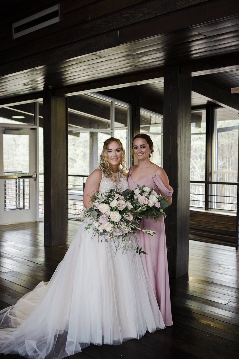 #nashvilleweddingflorist #smashville #nashville #bridetobe #bride #bouquet #Flowers #weddingdress #wedding #FallonTonight #SDLive