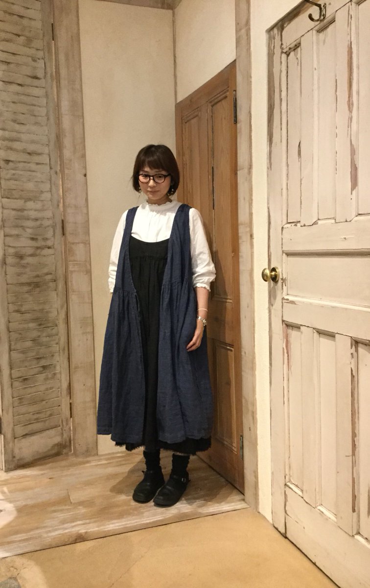 Uzivatel Nest Robe 名古屋店 Na Twitteru 羽織としてもお使いいただけるノースリーブのカシュクールワンピース は この季節でも重ね着が出来るのでコーディネートの幅が広がりますね ブラウス 15 000 Tax カシュクールワンピース 26 000 Tax Nestrobe 大名古屋