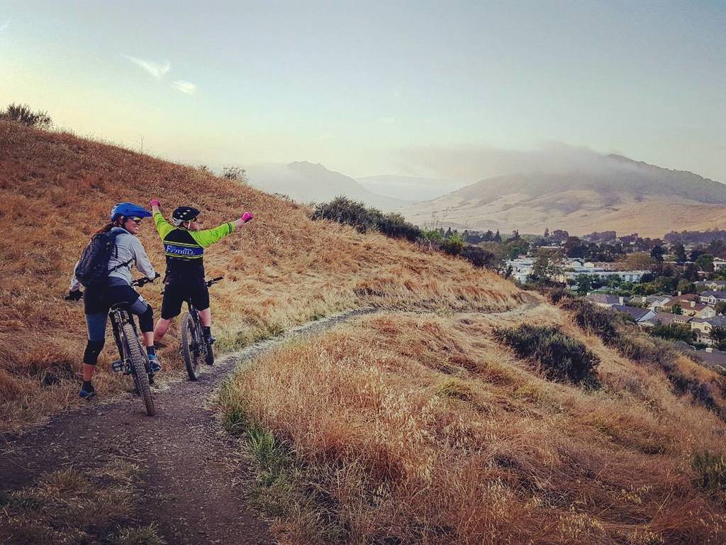 ChristieRohara's tweet photo. Taco Tuesday Ride with @flieshmanbiker @danilu_lourdes @thomasito_11 & Robert! 🌮🌮🌮🌮 #foothillcyclery #tacos #tacot… https://t.co/Xytfuew5mJ https://t.co/V0HnIhf3OG