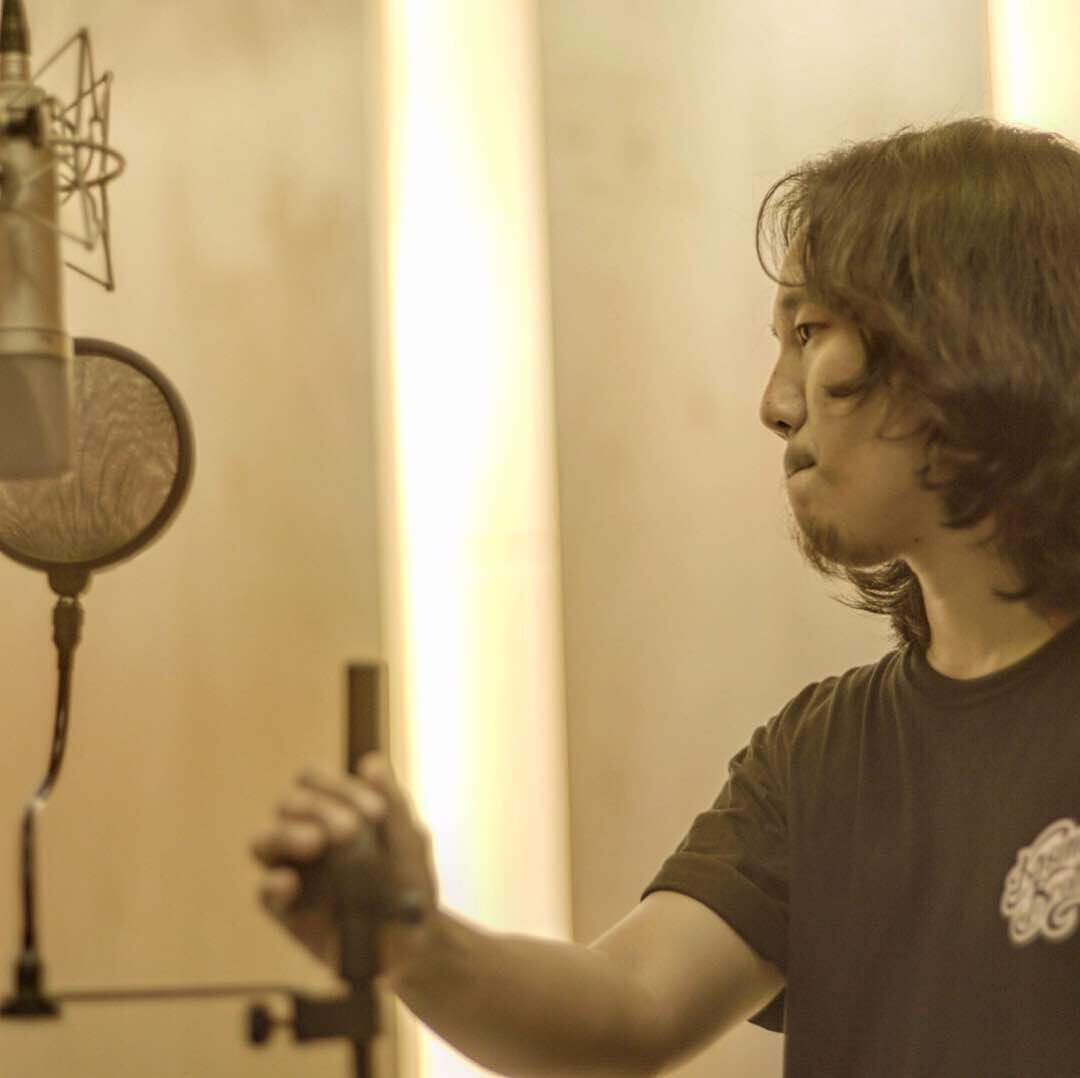 SuperMusic_ID's tweet photo. Selanjutnya giliran The #Mighty8 asal Yogyakarta, Kasino Brothers yang melakukan sesi recording https://t.co/nRxyx36B67