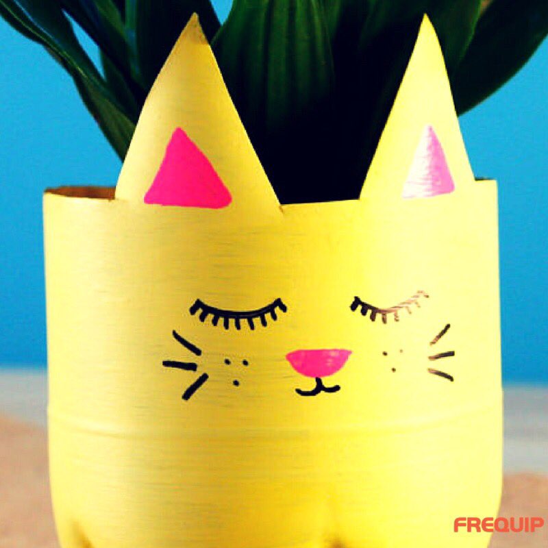FrequipRentals's tweet photo. Feeling bored? You can upcycle empty soda bottles into adorable animal planters just like this. #DIY #artwork #Creative #FreQuip https://t.co/Gp4kzRL8xj