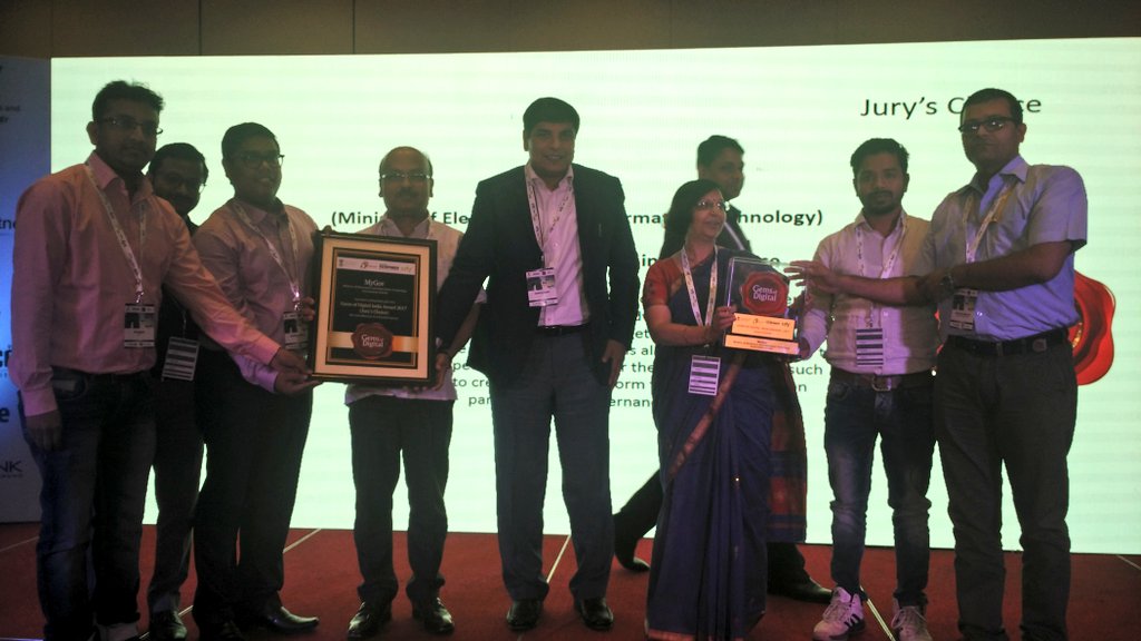 sitansusekhar's tweet photo. #MaxGovernance #MaxGov At 41 Gems of #DigitalIndia Awards @nicdeity @DataPortalIndia @Indiagovin https://t.co/d2Pocm1jzL