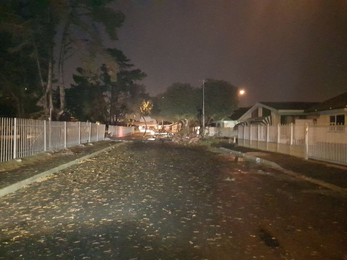 Tree fallen on Dirkie Uys Street between Milton and Jameson Street. Road closed #capestorm