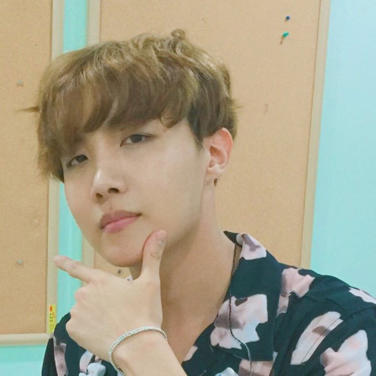 hallyupacks's tweet photo. 🌿jhope (bts) twitter layout🌿
- rt if saving/using https://t.co/ffK5YaOMHL