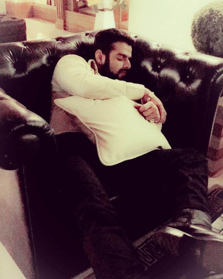 Priyadarsini_85's tweet photo. Sleeping Hottie and Cuttie #KeyPeee ππππππ
#UnseenPicForMe ππ»
@TheKaranPatel β€β€β€β€β€β€β€
PC : @mahi_kul https://t.co/RZ6YWZd1YD