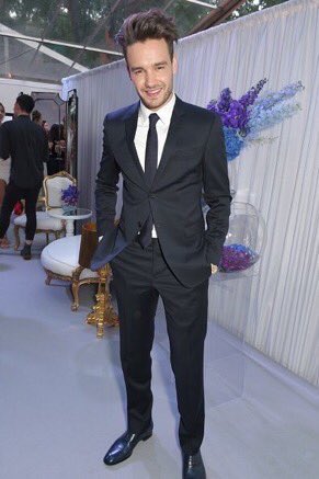 1D_24hNews's tweet photo. Liam at #GlamourAwards last night!!!
#LiamPayne #Liam #Payne #StripThatDownVideo https://t.co/Duw7C5JhbB
