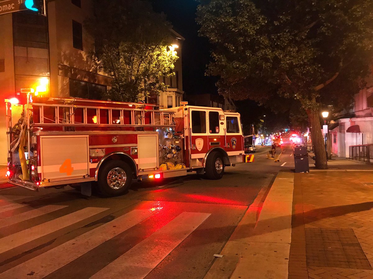 _ShockAdvised's tweet photo. E4 staging at E. Washington &amp; Potomac streets for the reported apartment fire at 36 E. Washington St. No fire found. @HFDNews @STATter911 https://t.co/fKj4IQ9AGk