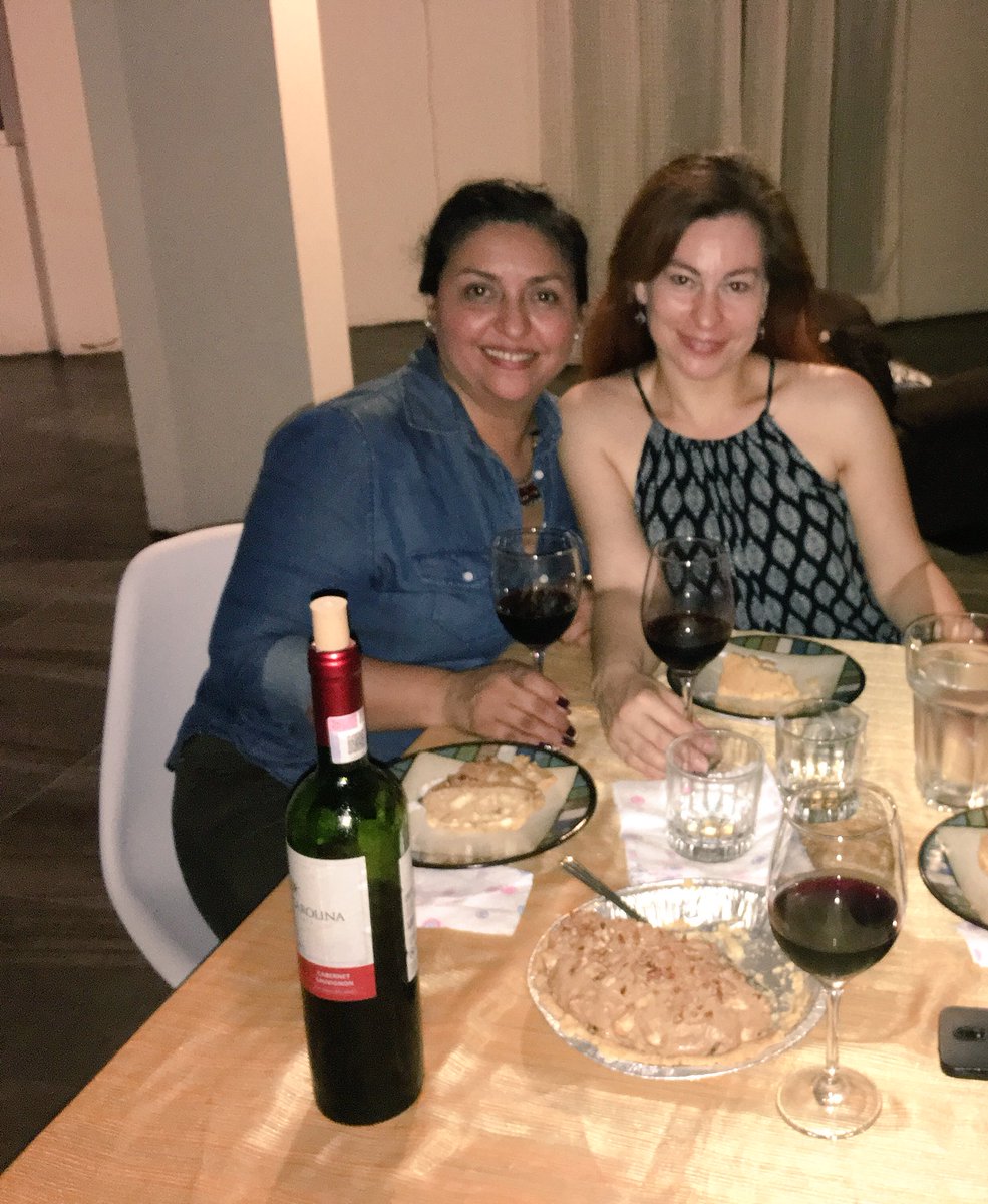 Loreguez's tweet photo. Tu compañía siempre es un placer gracias zuhi por la cenita te quiero 💕 https://t.co/oWEtc4Dlc7
