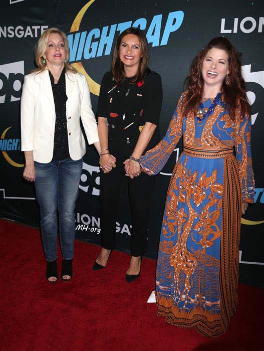 LeslieTwelve's tweet photo. Red Rover, Red Rover, send @Mariska right over! #PlaygroundGameStrong #FriendshipGameStrong #MayIPlay #Please @AliEWentworth @DebraMessing 😊 https://t.co/yjPG22FGpq