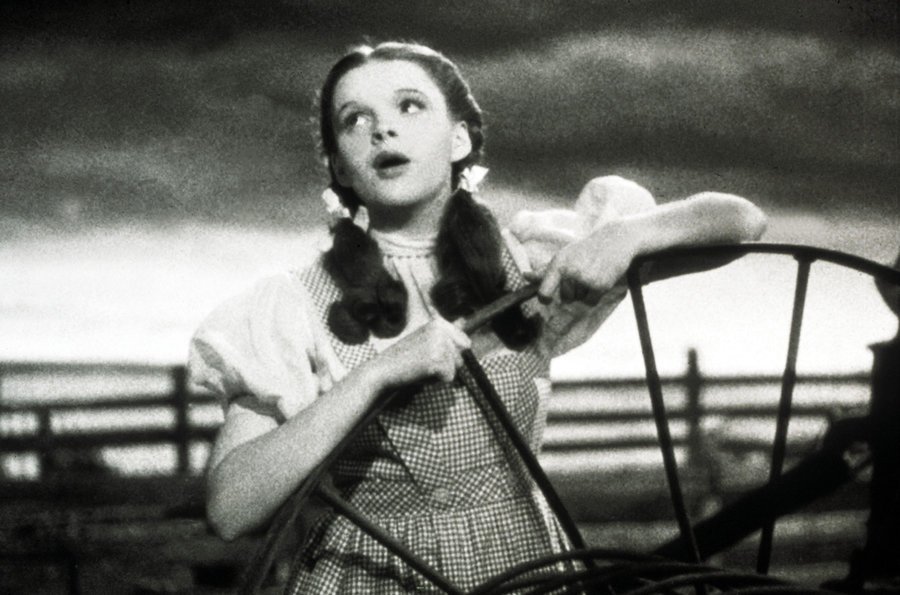 billboard's tweet photo. From Judy Garland to Ariana Grande, here are the most memorable versions of "Over the Rainbow" https://t.co/KLhf8o0dUT https://t.co/3GvzkgJcuq