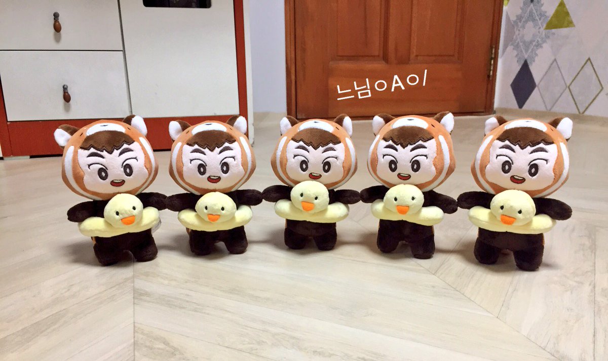 Bigminguri0326's tweet photo. 손에 손 잡고 작구리 오둥이 느님상봉 ˃̣̣̣̣̣̣︿˂̣̣̣̣̣̣ 
세상 귀여움 다 간직하고 태어난 우리 작굴오둥이 사랑하자❤❤
@blackrouge0326 @120730ml  
#작구리 #밍구리 https://t.co/zlWHI4320r