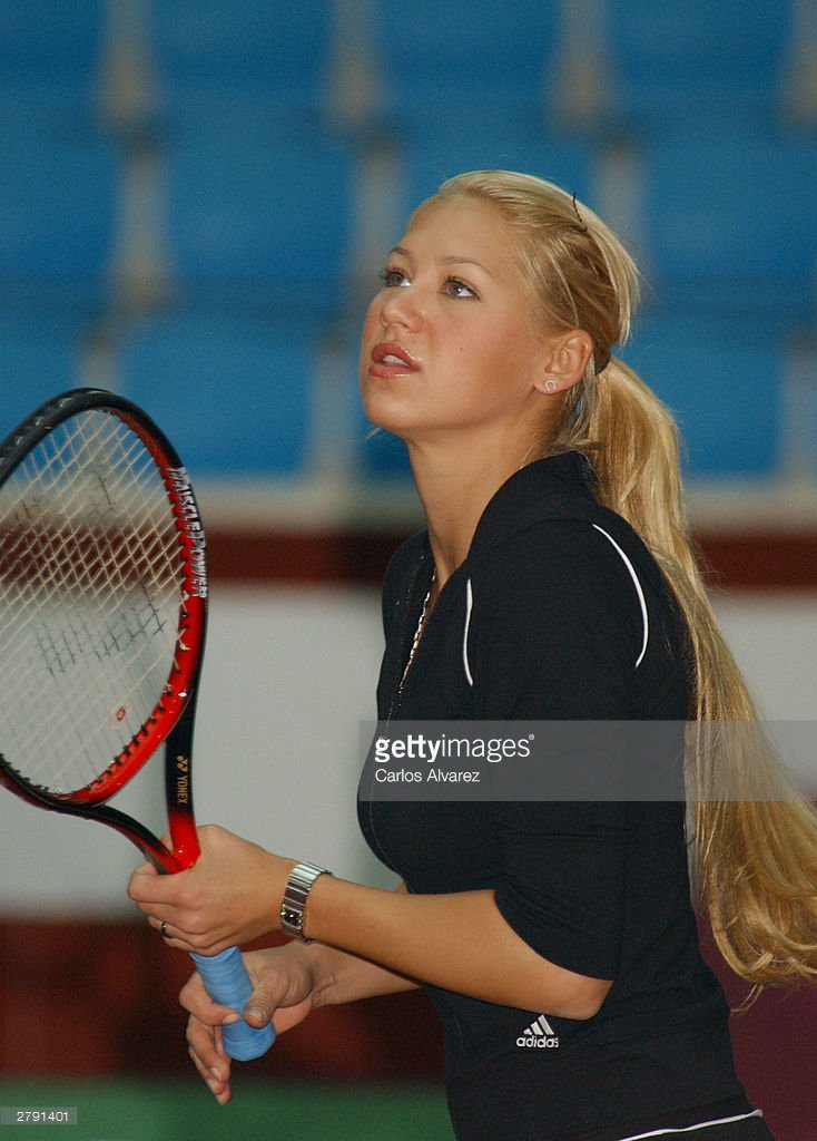 Happy Birthday to Anna Kournikova who turns 36 today! 