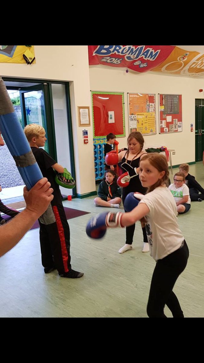 Sarzie01's tweet photo. @missbpugh Lily learning a new skill 😀 https://t.co/ZyX08CRcAK