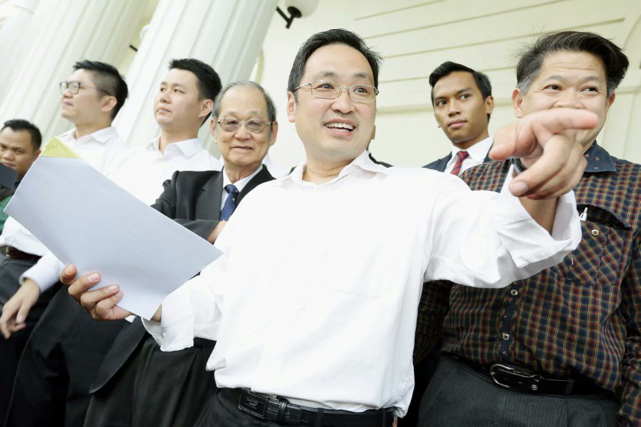 NST_Online's tweet photo. Axed #Pujut rep files suit against #Sarawak DUN, Speaker, EC

https://t.co/lEQUM54Qwk https://t.co/6uBuyudM9I