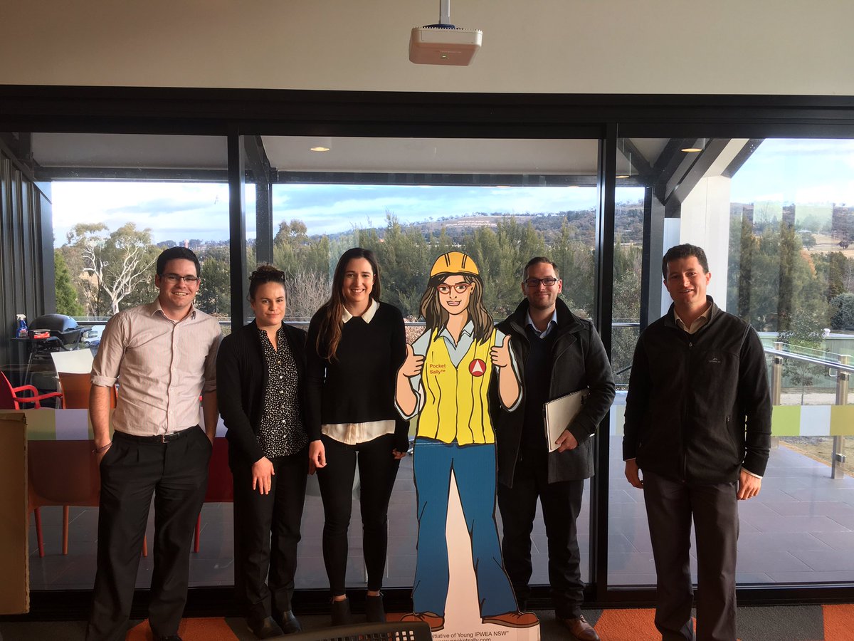 willb_photos's tweet photo. @ipweansw #yipwea group & @sally_ipwea talking #cadets #womenineng #infrastructure & #professionaldevelopment https://t.co/AgBpIdS7Wo