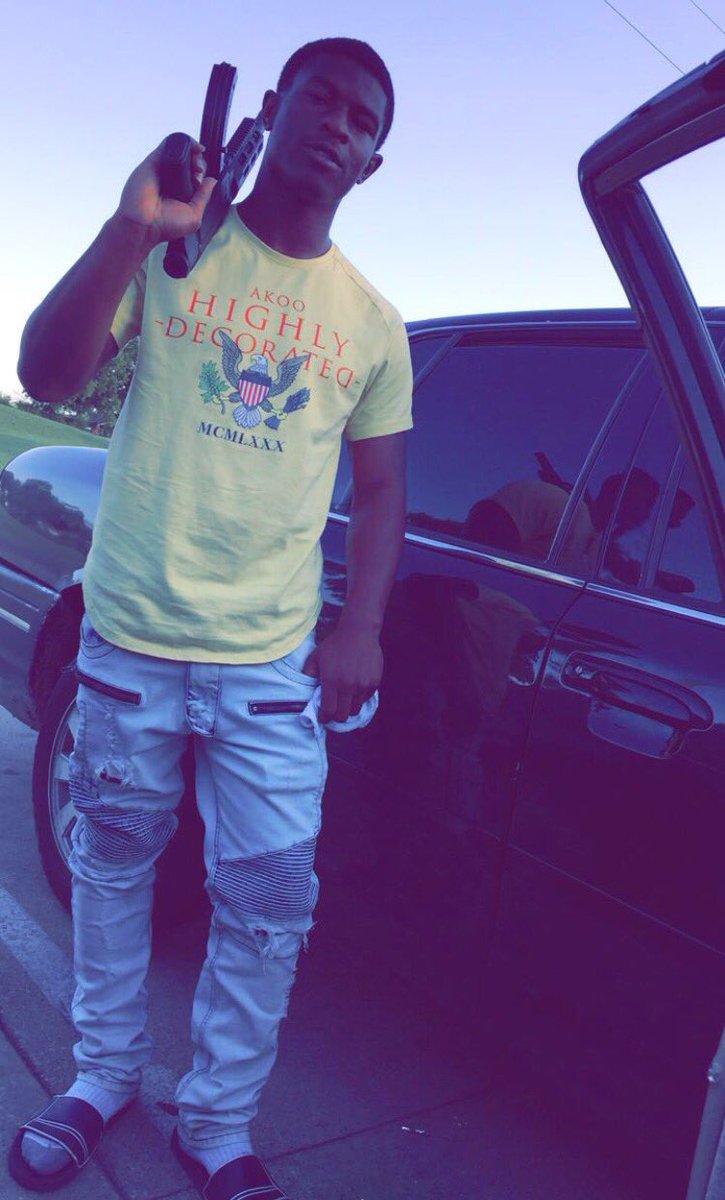 MarMar_Dinero's tweet photo. I Love To Hear That Choppa Sing😈🔫 #30Shots https://t.co/Yf5JtwVMdC