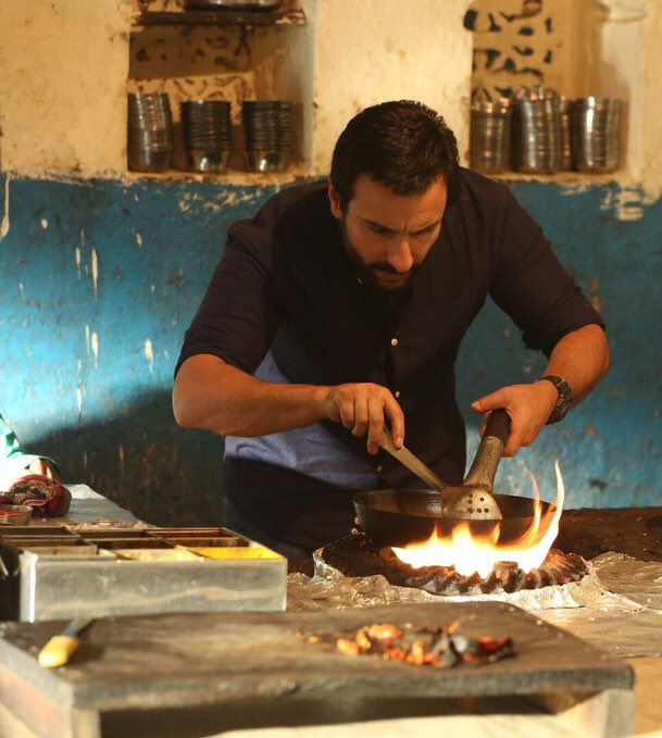 SimplySmritii's tweet photo. Director @RajaMenon's turning kitchen into a theatre so let's taste the 1st look of #SaifAliKhan @IamRoySanyal starrer #Chef 👨🍳#6thOct2017😊 https://t.co/deLFPQAS0O