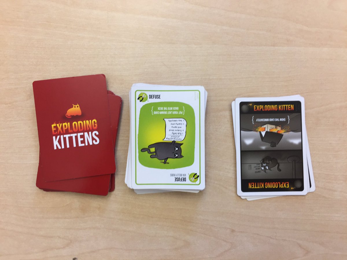 PetterSegeras's tweet photo. Avslutar terminen på bästa möjliga sätt med mina H-ettor #rgtu #explodingkittens https://t.co/I6HOIGOXBG