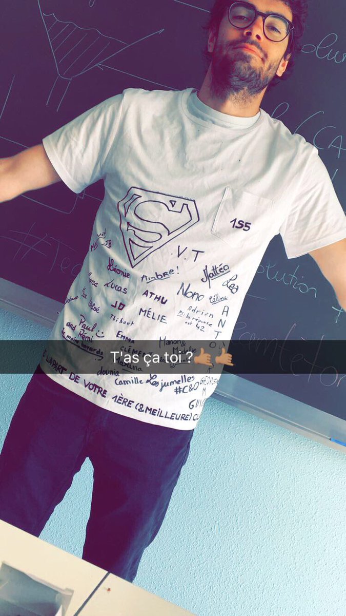 LucasS9Q's tweet photo. Est-ce que Allende c'est pas le meilleur lycée Avec le meilleur prof franchement  ? 🔥🤙🏽 https://t.co/HDyZlfbw8T