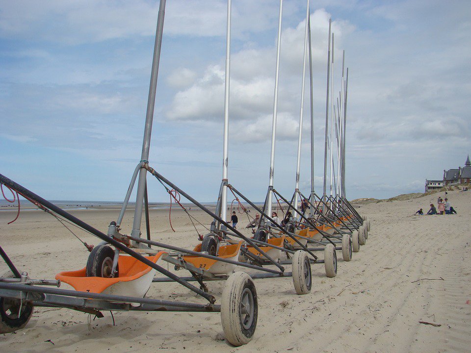 PostTrip's tweet photo. 1 petite place pour transporter 1 char à voile de #Bordeaux à #Calais? #PostTripeur, cliquez ici !: https://t.co/5S4bJmxUrf #1objet1histoire https://t.co/etUfN8tVwN