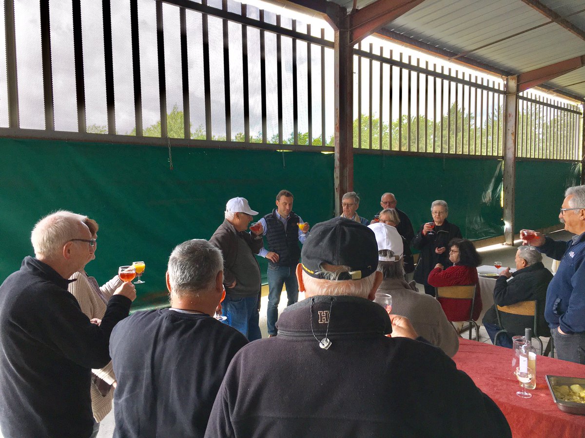 JulienDive's tweet photo. Échange ce midi avec les anciens combattants de #BrissyHamégicourt a l'occasion de leur barbecue champêtre annuel. #Circo0202 https://t.co/jYSXlTW2e4