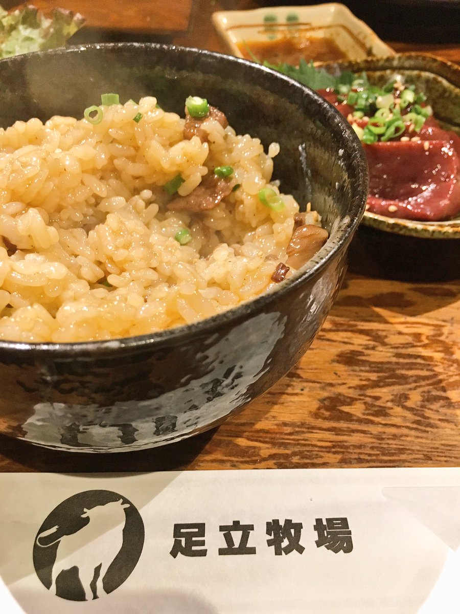 ヒラバヤシ たーまん 焼肉 足立牧場 ほとんどの肉が生で保存されているという鮮度抜群の焼肉 出汁で炒めたオリジナルメニューの あだぼく丼 はシメにピッタリ 生でもいけそうな新鮮な炙りレバーはビールとの相性最高でっす 足立区の魅力
